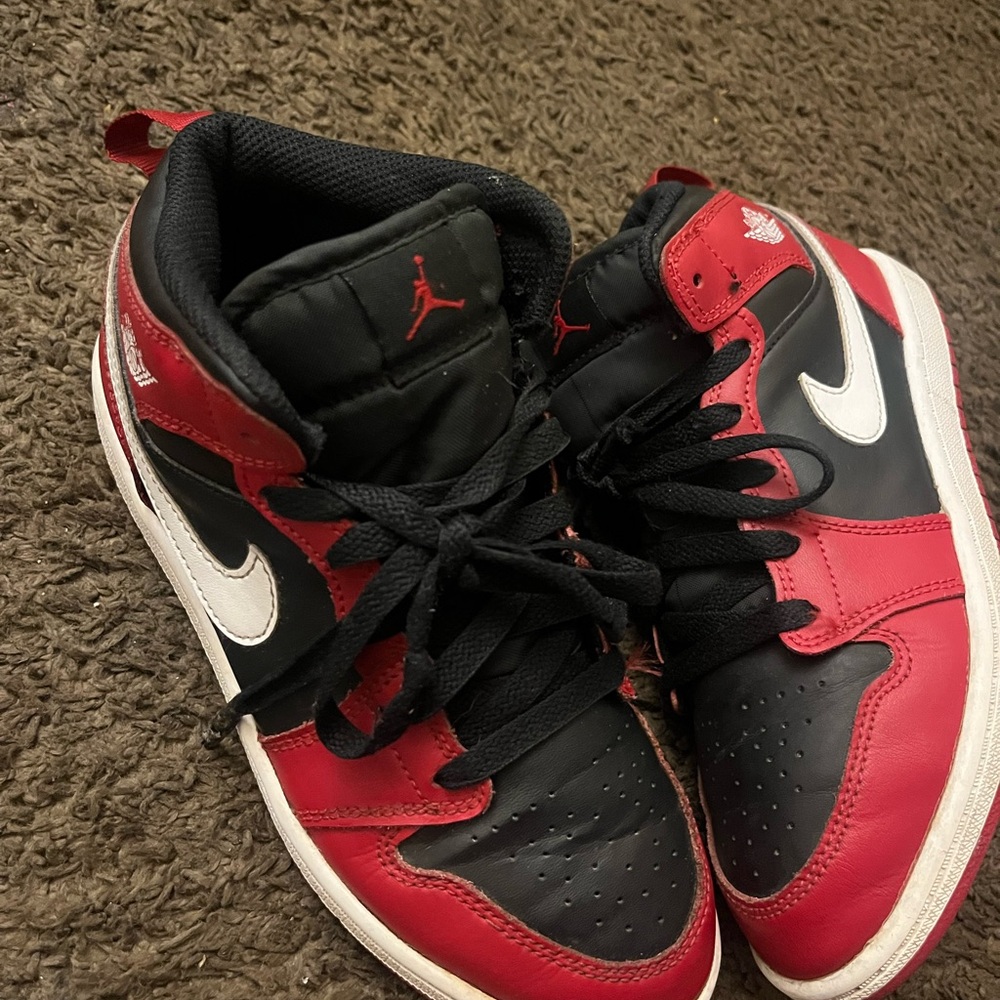 Nike Black and Red High-Top Sneakers 3 youth